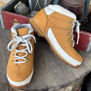 Timberland Women's Tan and White Lace-Up Winter Boots